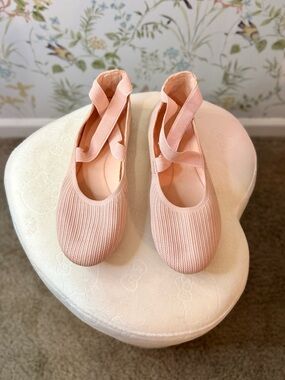 Light Pink Knit Ballet Flats with Cross Wrap Straps